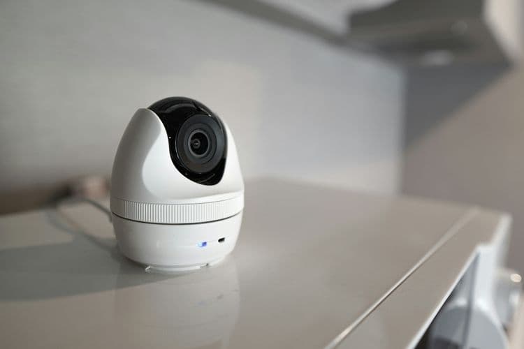 Guía Completa de Seguridad Inteligente para el Hogar: De la Reacción a la Prevención